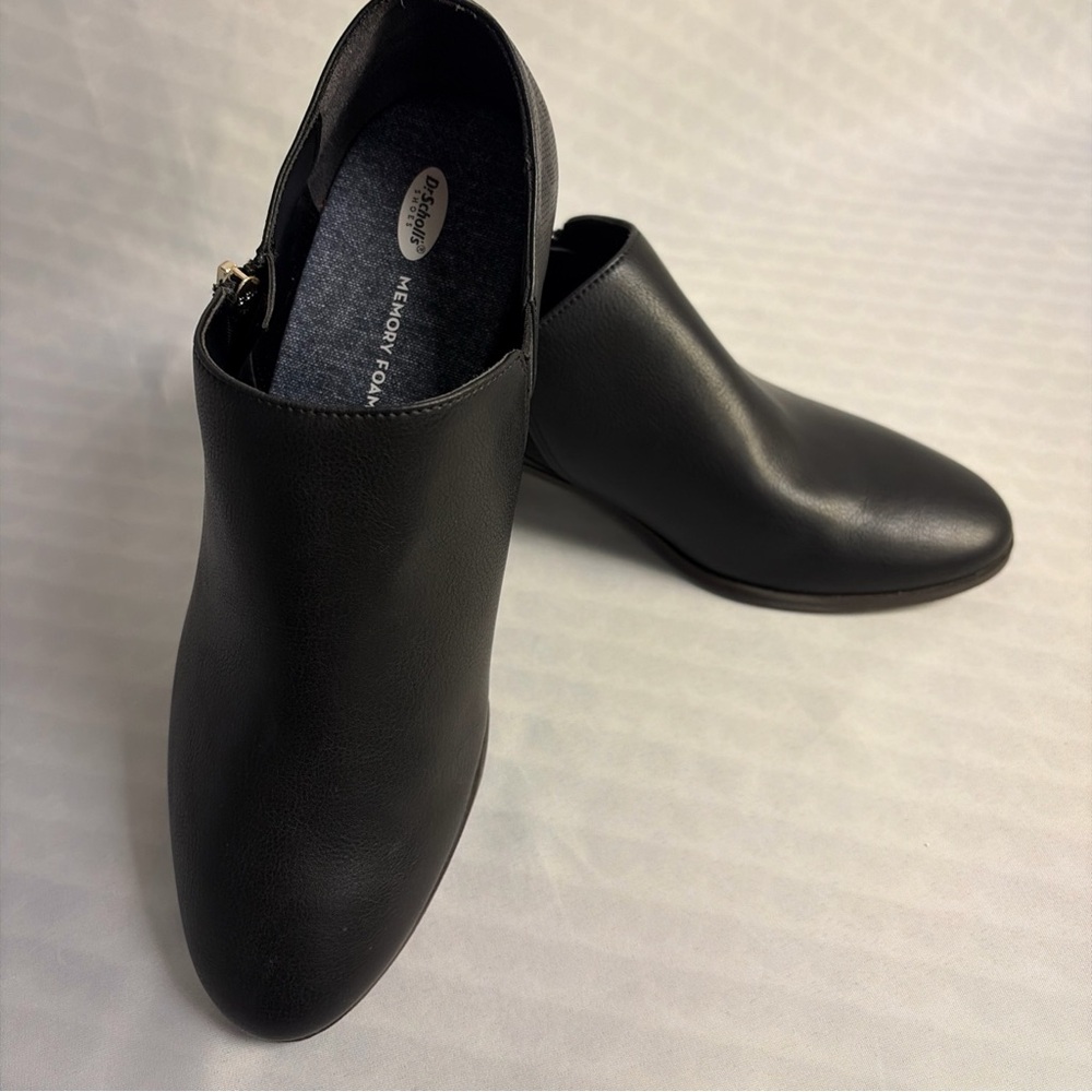 Dr. Scholl's Women’s Black Comfort Side Zip Bootie size 9